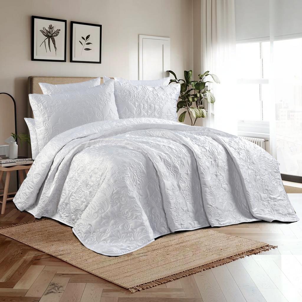 300 TC Satin Royal quilt set with 2 Pillow cases Light, Soft & Breathable