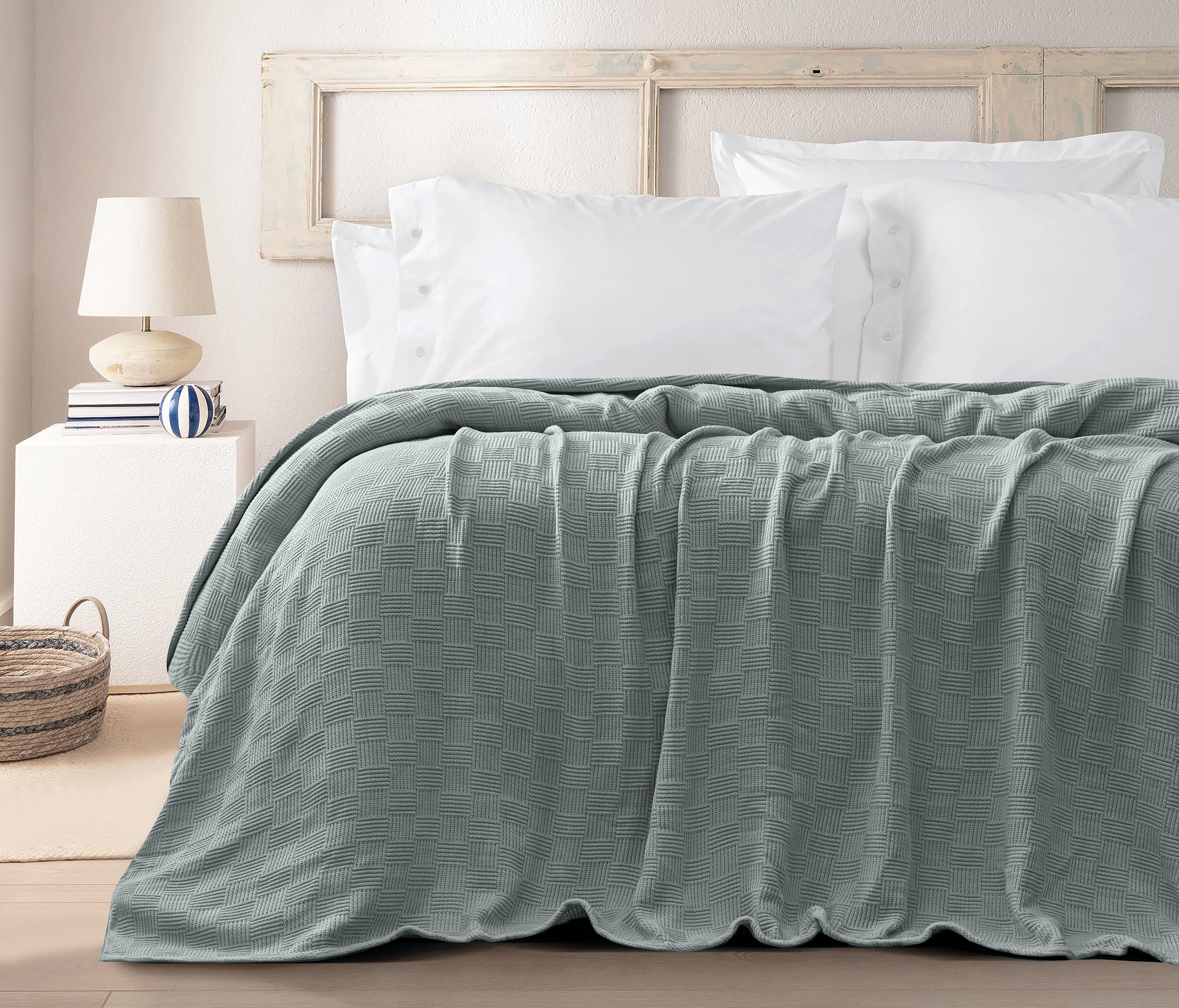 Egyptian cotton Leno throw blanket,ultra-soft & lightweight with an elegant woven design ,king size 255x225 cm , Mint