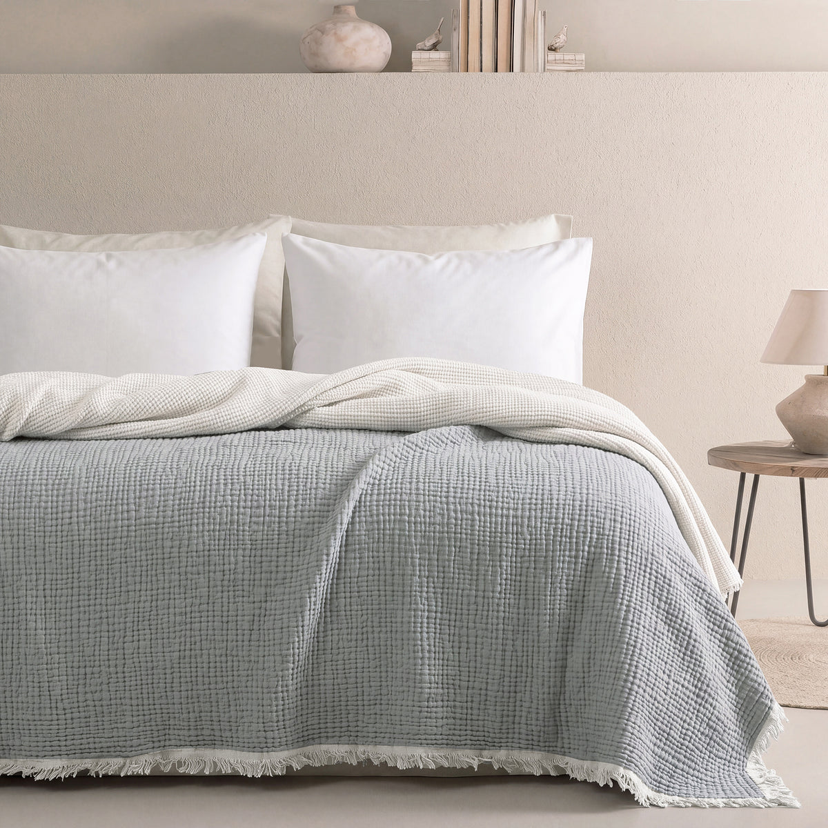 Ivy Textured Bedspread – Soft Woven Coverlet with Decorative Fringe