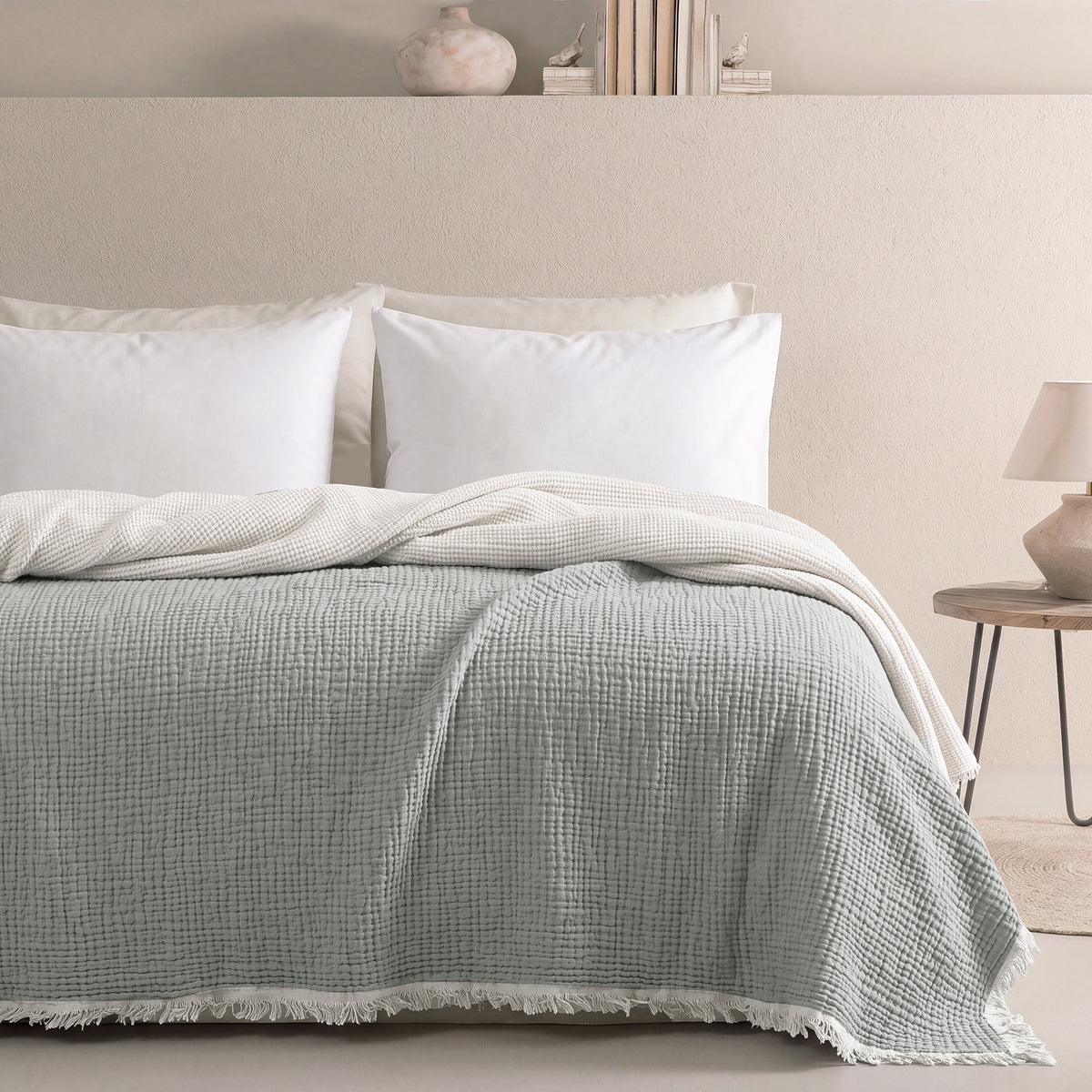 Ivy Textured Bedspread – Soft Woven Coverlet with Decorative Fringe