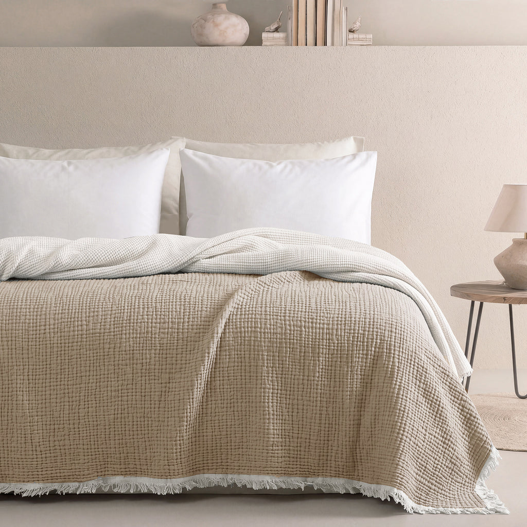 Ivy Textured Bedspread – Soft Woven Coverlet with Decorative Fringe
