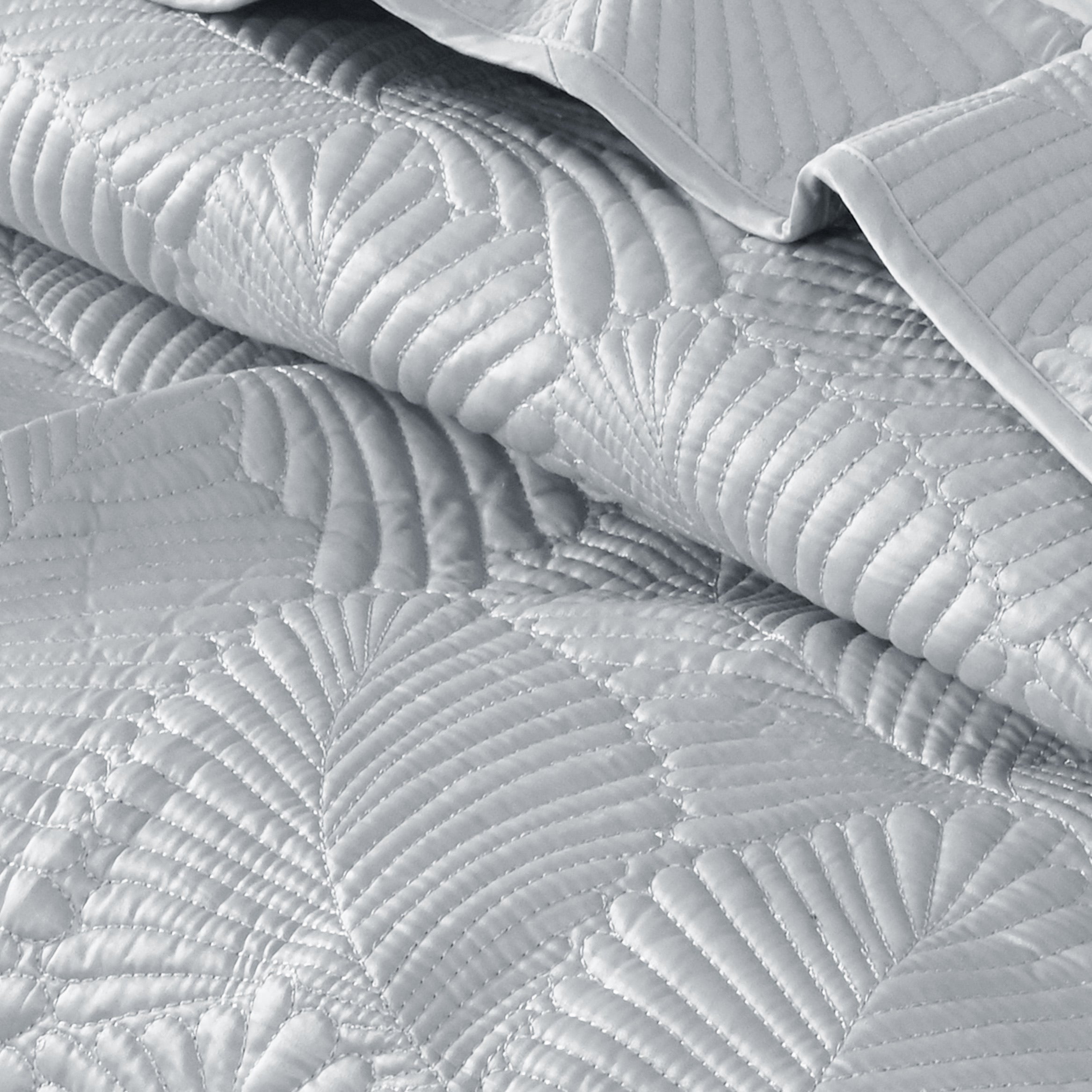 300 TC Satin Palma quilt Light, Soft & Breathable