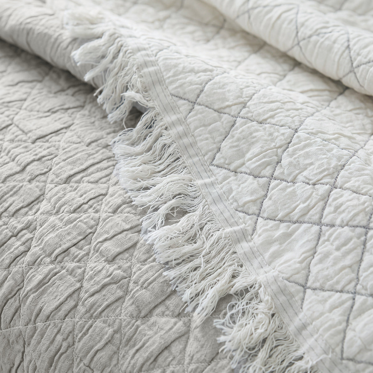 LunaTextured Bedspread – Soft Woven Coverlet with Decorative Fringe