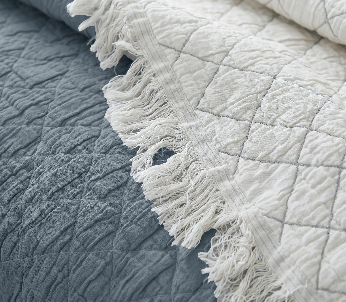 LunaTextured Bedspread – Soft Woven Coverlet with Decorative Fringe