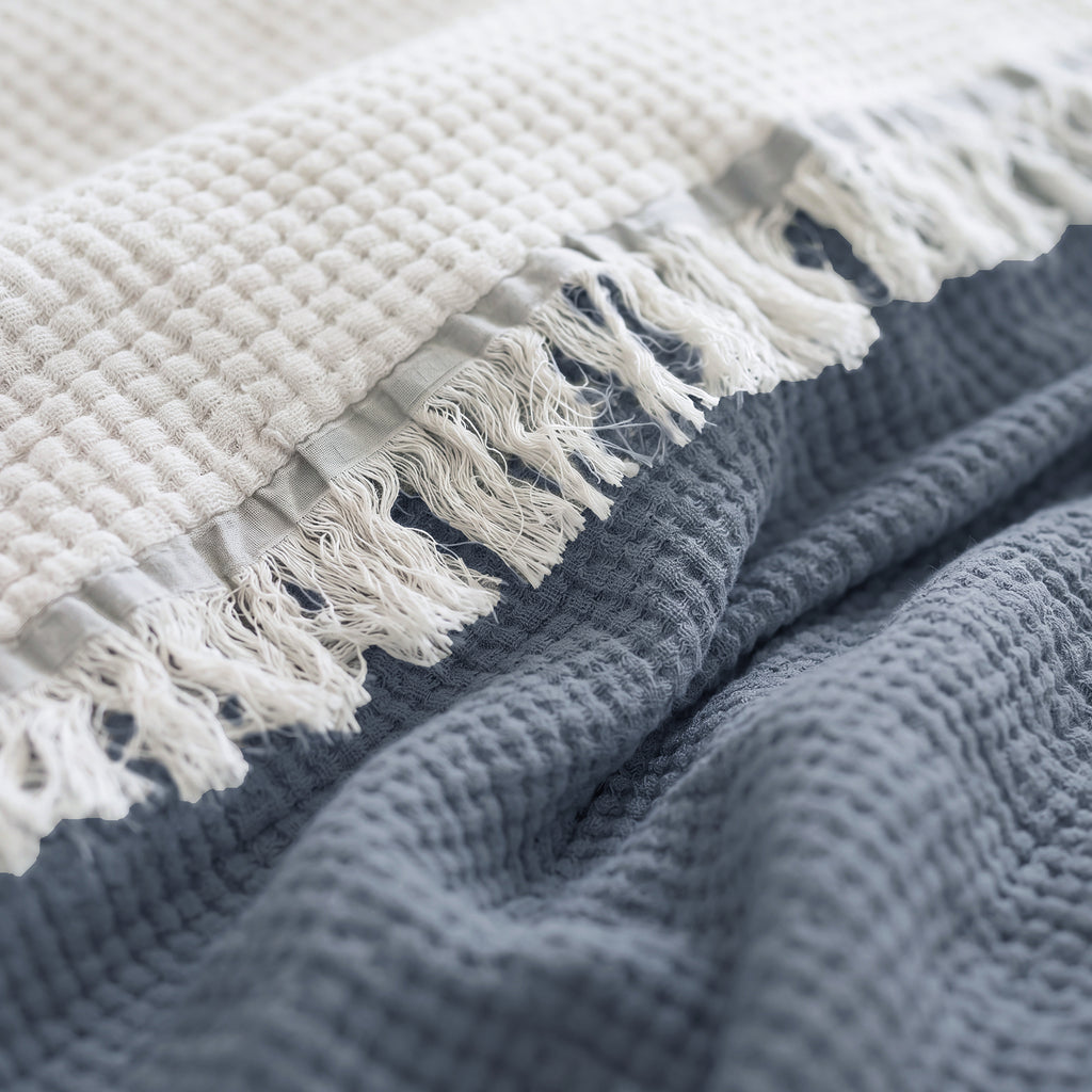 Ivy Textured Bedspread – Soft Woven Coverlet with Decorative Fringe