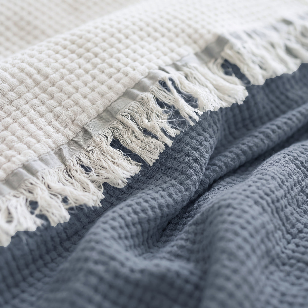 Ivy Textured Bedspread – Soft Woven Coverlet with Decorative Fringe