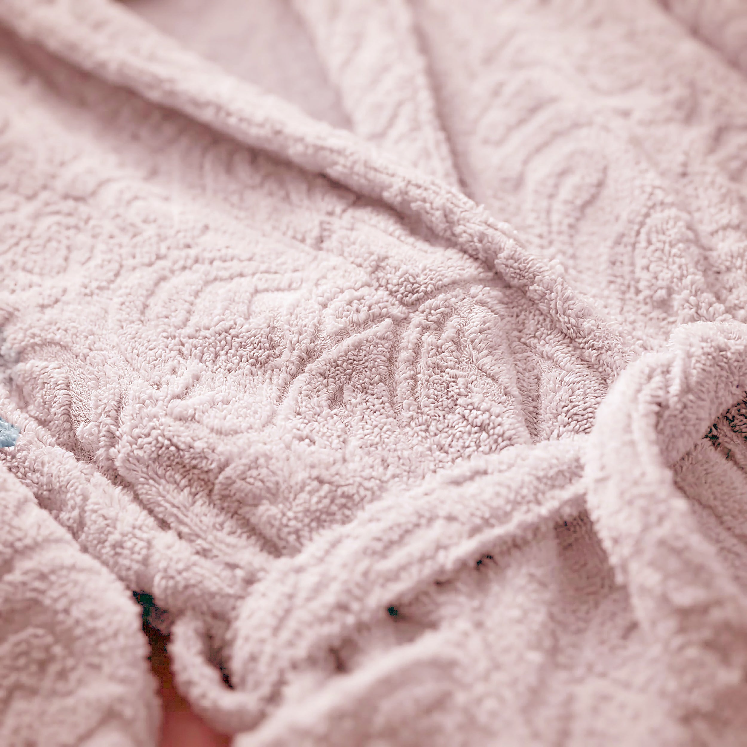 Eliz 100% Cotton Jacquard Bathrobe – Soft Absorbent Spa & Hotel Robe (Rose)