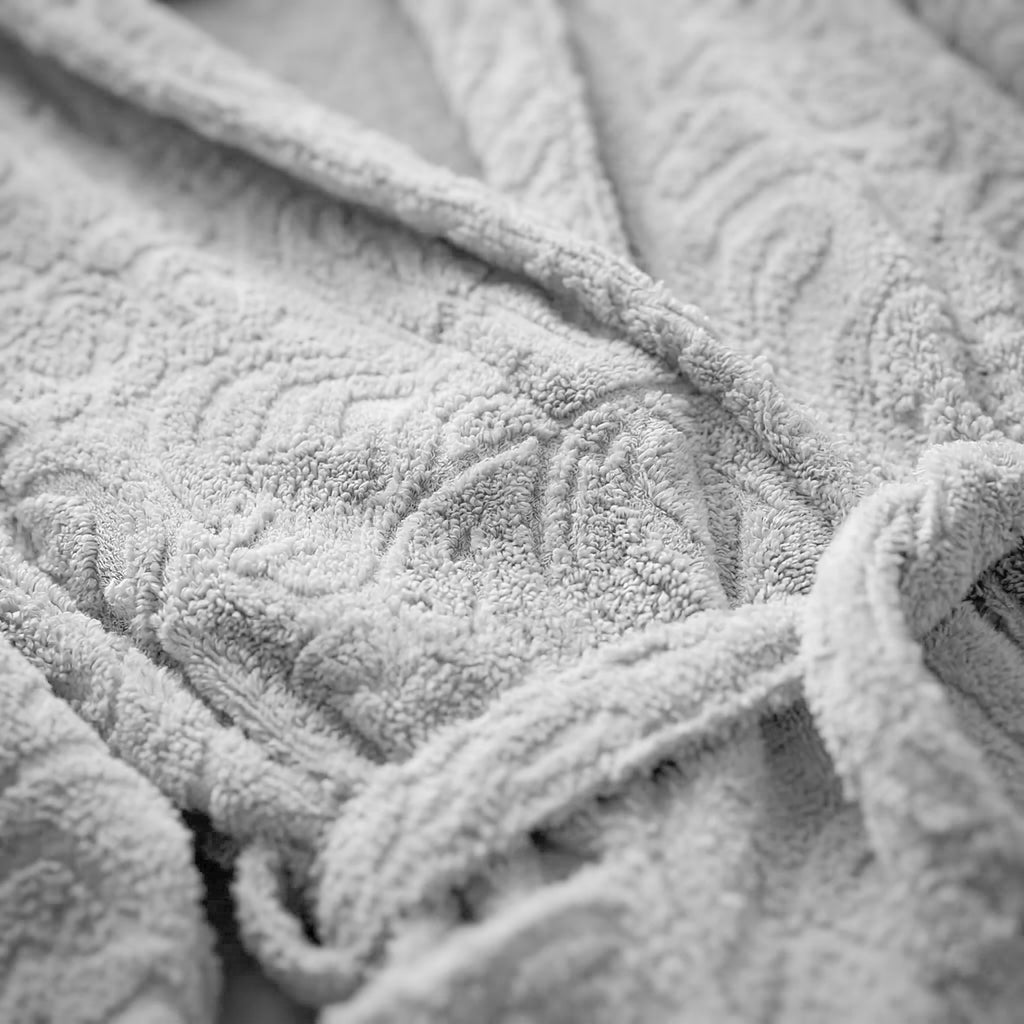 Eliz 100% Cotton Jacquard Bathrobe – Soft Absorbent Spa & Hotel Robe (Rose)