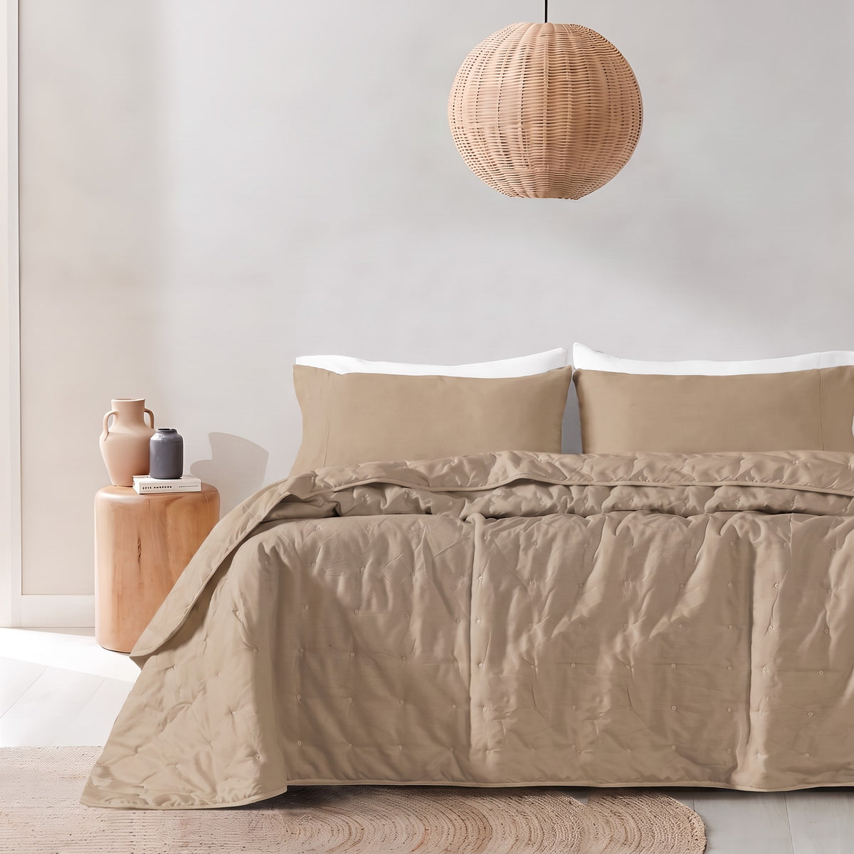 Dots Quilt set (2 pillow cases ) – Plush & Elegant for Any Room